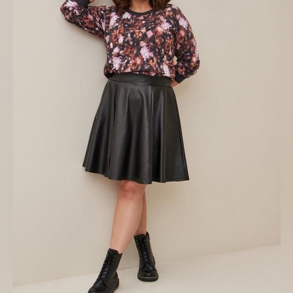 Torrid black coated studio luxe ponte skater skirt